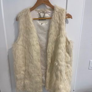 BB Dakota off white faux fur vest